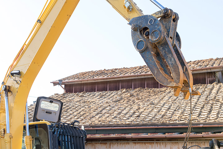 相続物件や空き家など　建物の「解体」も対応！お気軽にご連絡ください！